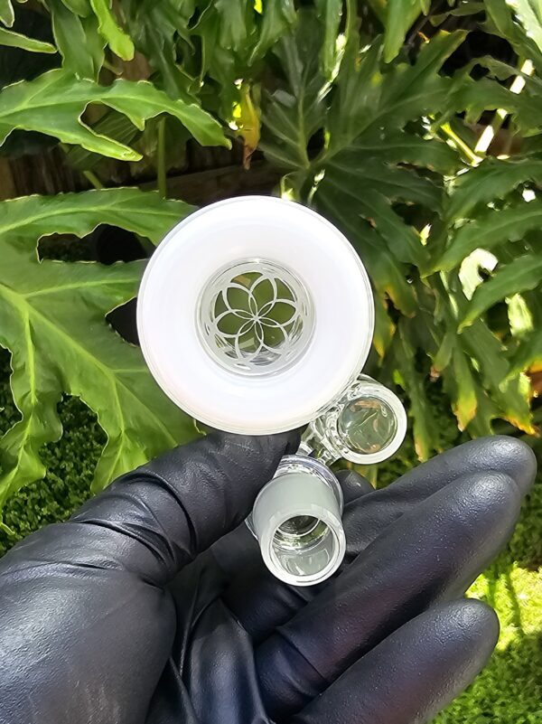 Glass Lotus White Accented 18mm Dry Catch